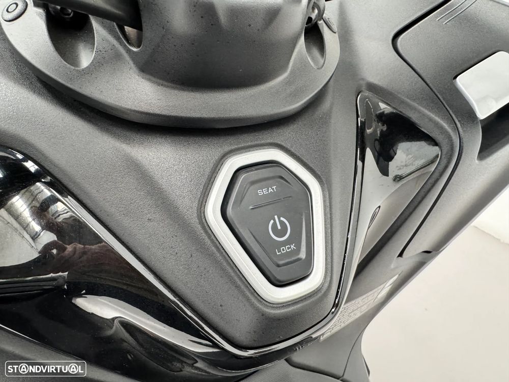 Yamaha TMAX 560 - 17
