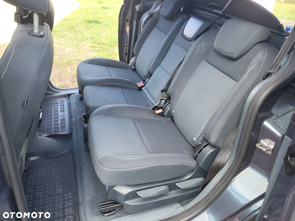 Ford C-MAX - 11