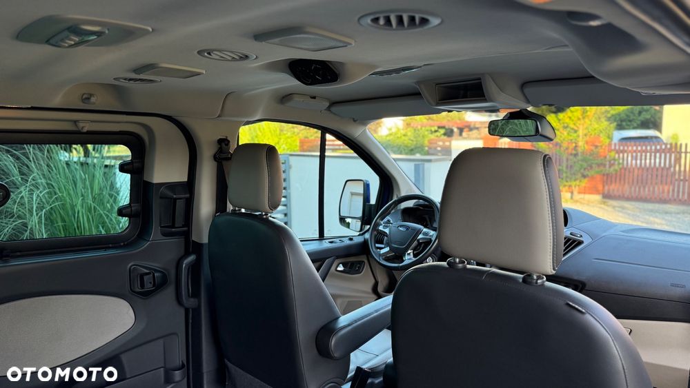 Ford Tourneo Custom - 19