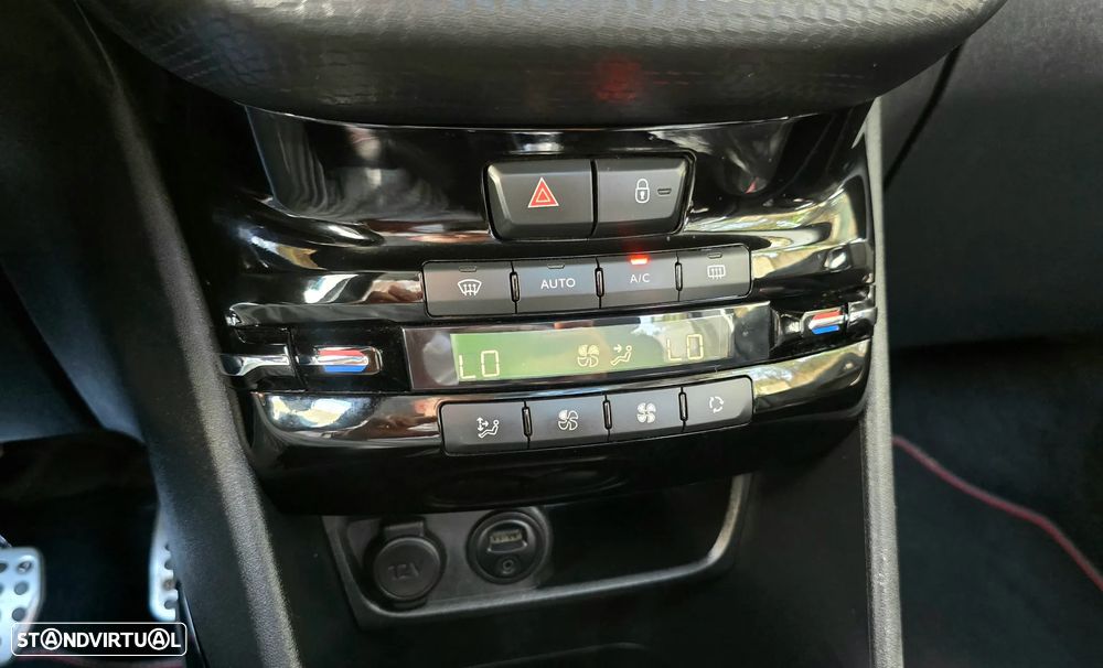 Peugeot 2008 1.2 PureTech GT Line - 14