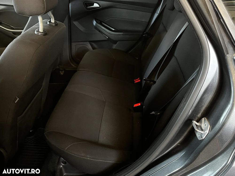 Ford Focus - 12