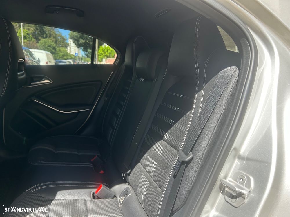 Mercedes-Benz A 180 d Urban - 12
