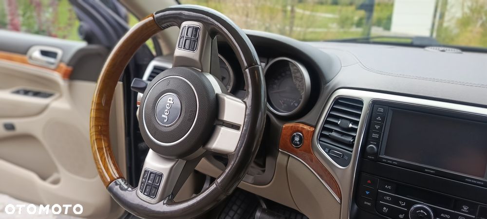 Jeep Grand Cherokee - 15