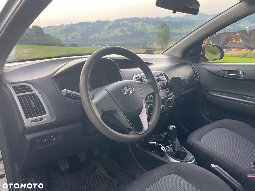 Hyundai i20 1.25 Classic + - 14