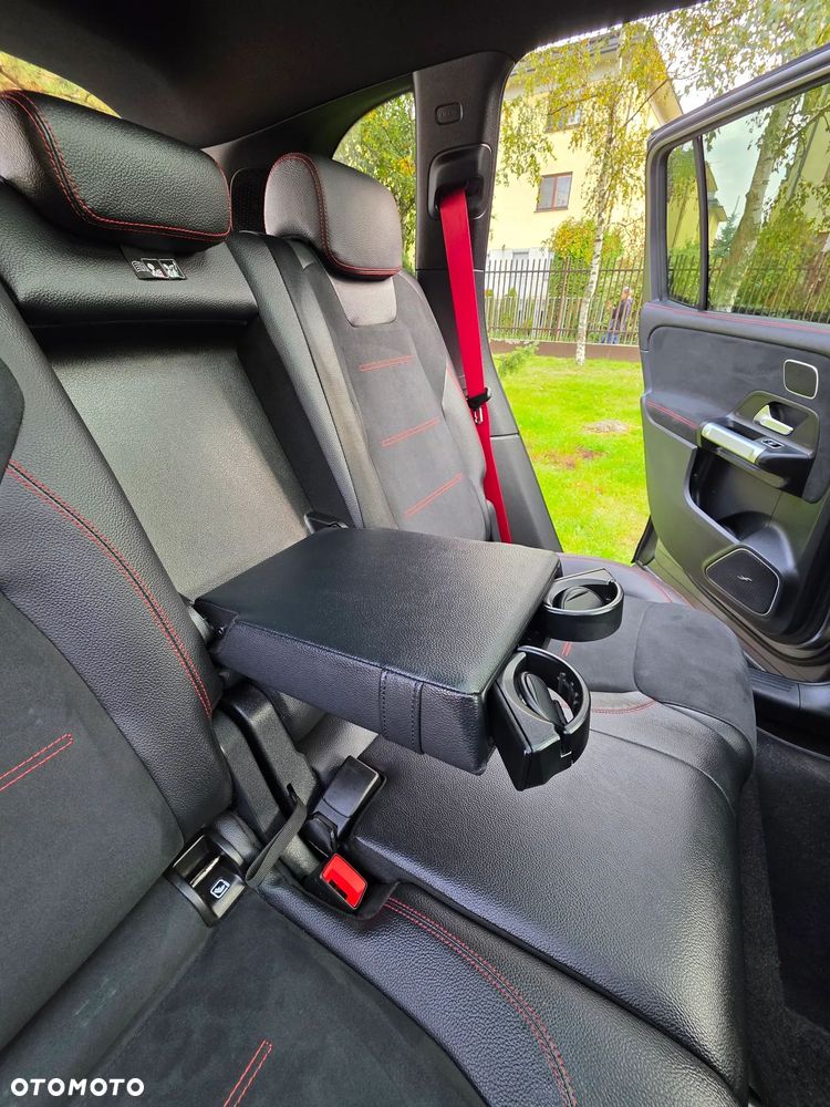 Mercedes-Benz GLB - 22