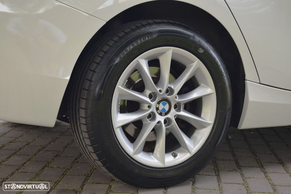 BMW 116 dA Line Urban - 57