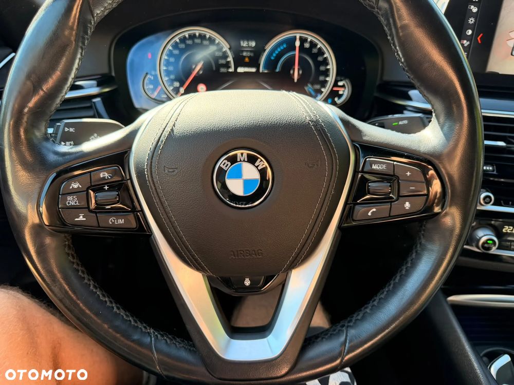 BMW Seria 5 530e iPerformance xDrive - 15