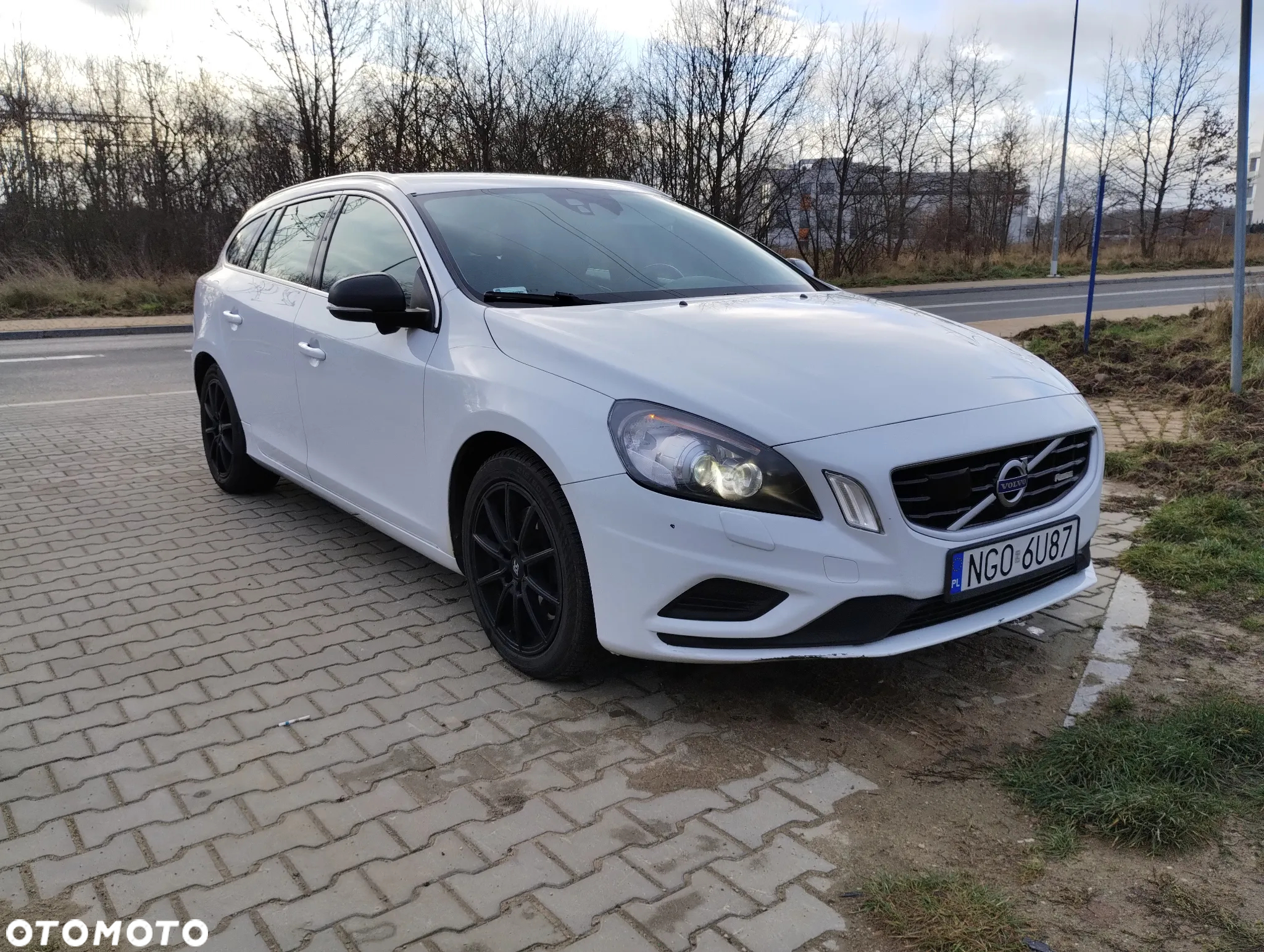 Volvo V60 T6 AWD R-Design - 2