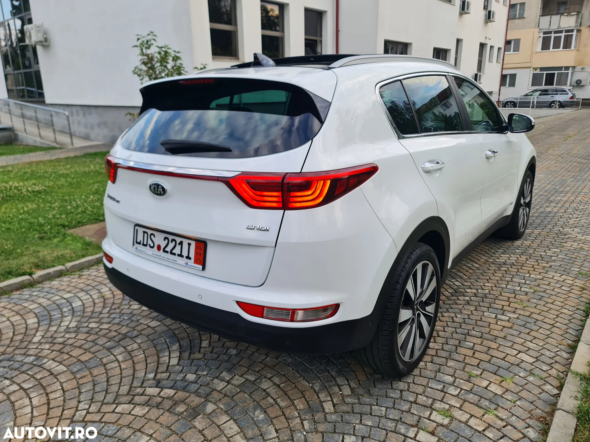 Kia Sportage 2.0 CRDI 184 AWD Aut. Platinum Edition - 8