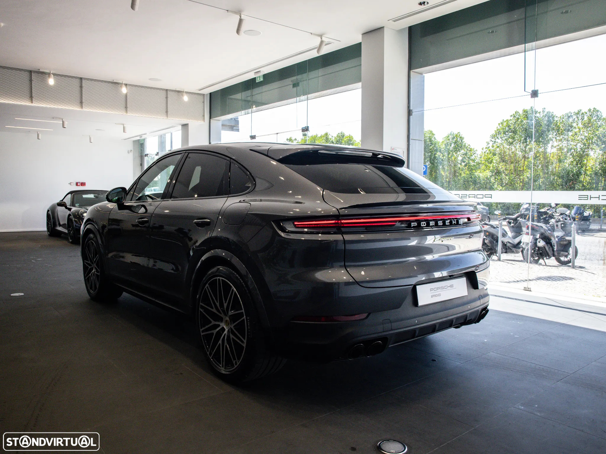 Porsche Cayenne Coupé E-Hybrid - 4
