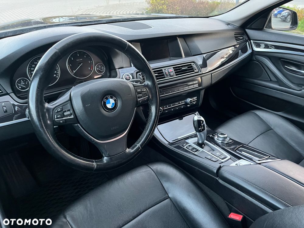 BMW Seria 5 520d xDrive - 3
