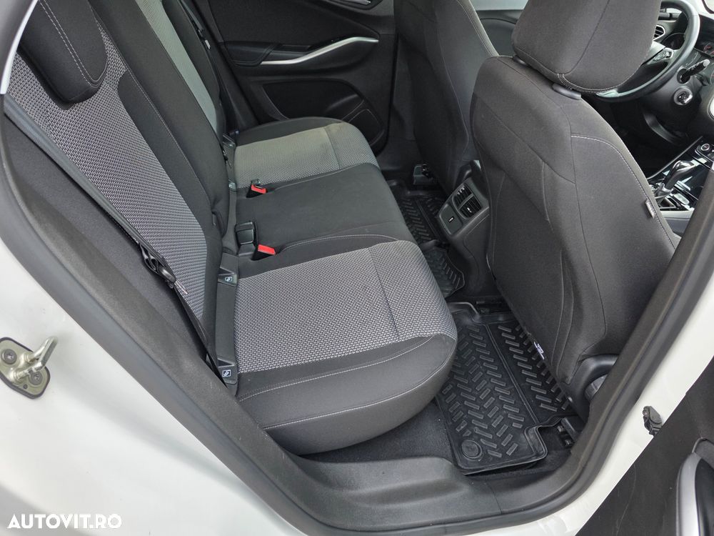 Opel Grandland X - 11