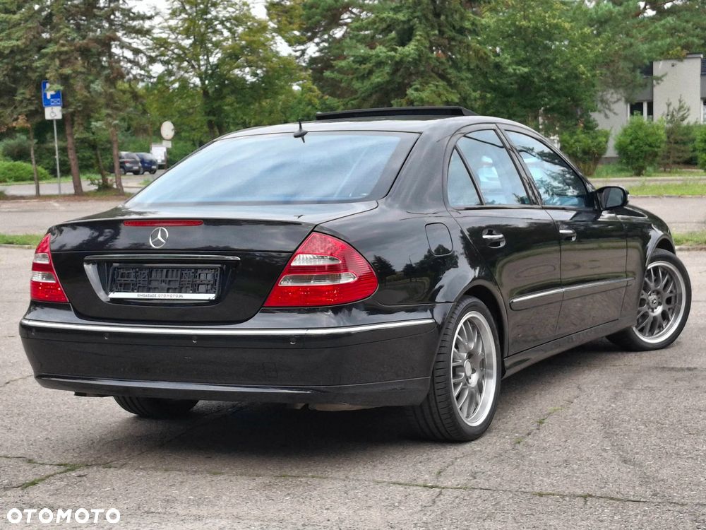 Mercedes-Benz Klasa E 500 Avantgarde Sport Edition - 37