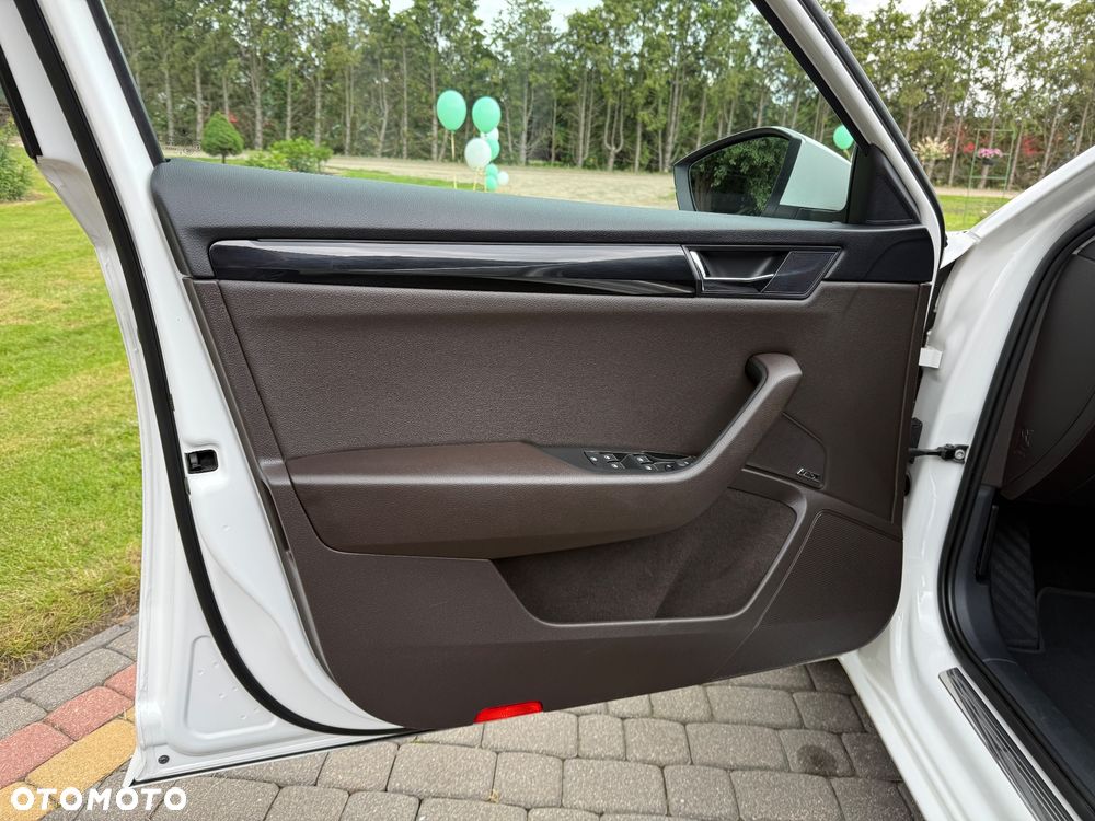 Skoda Superb 2.0 TDI 4x4 L&K DSG - 14