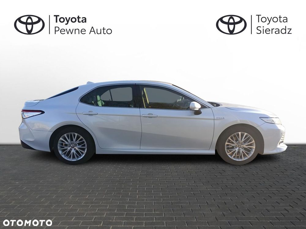 Toyota Camry 2.5 Hybrid Executive CVT - 6