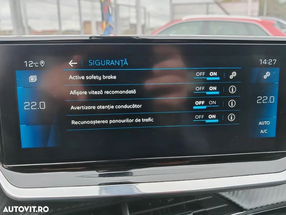 Peugeot 2008 1.2 L PureTech STT EAT8 Allure - 21