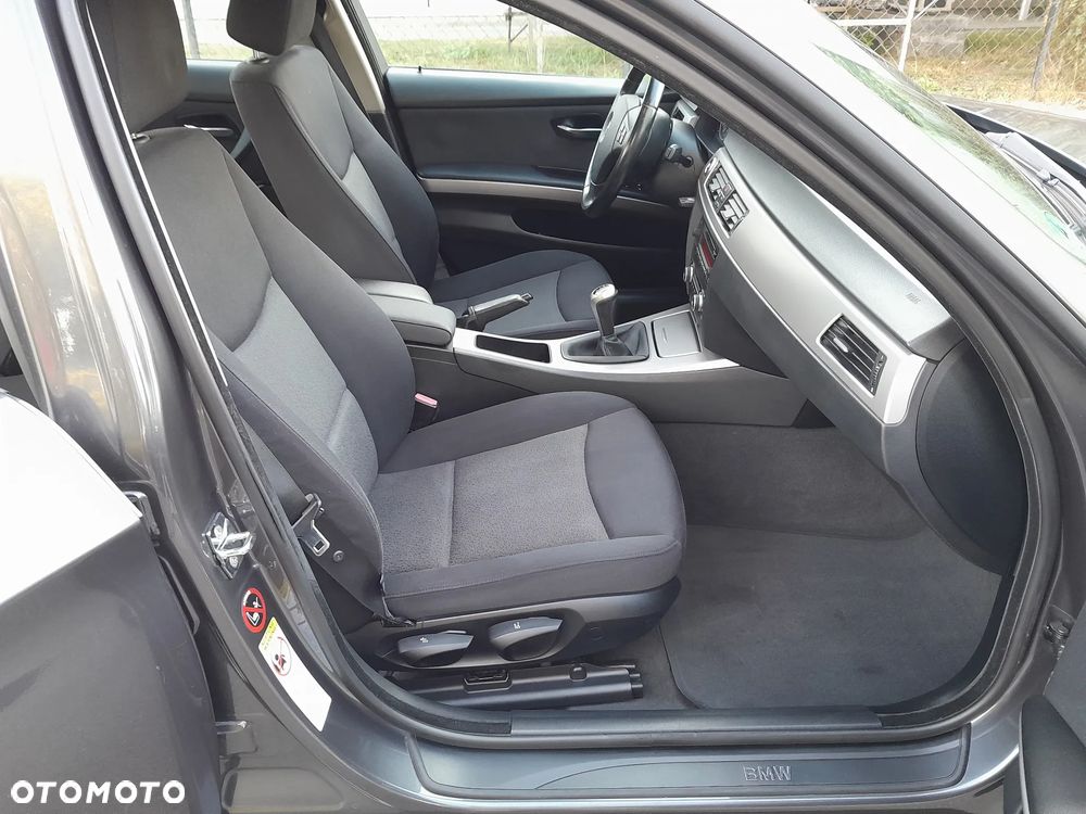 BMW Seria 3 318i - 6