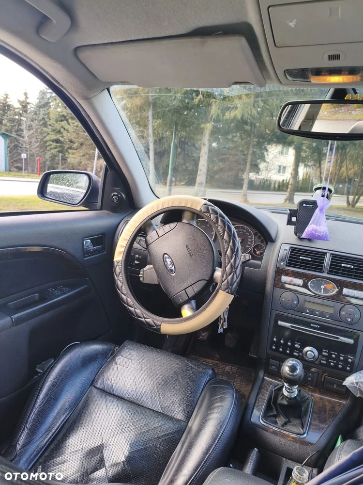 Ford Mondeo 2.0 TDCI Ghia - 19