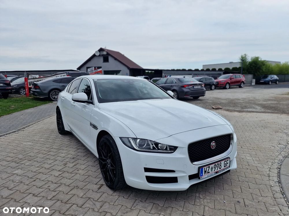Jaguar XE 20d AWD R-Sport - 6