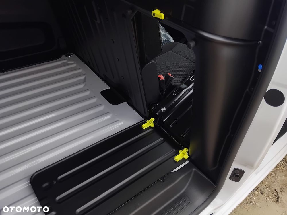 Opel Combo Cargo - 17