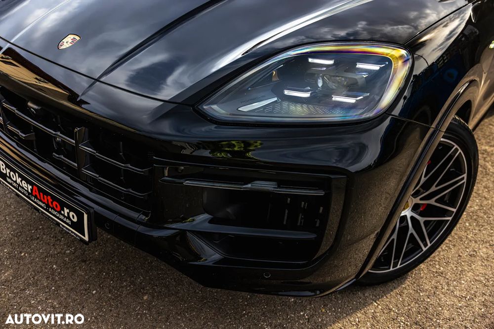 Porsche Cayenne Coupe E-Hybrid - 12