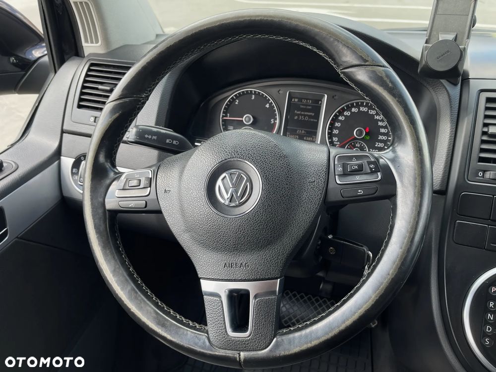Volkswagen Multivan - 32