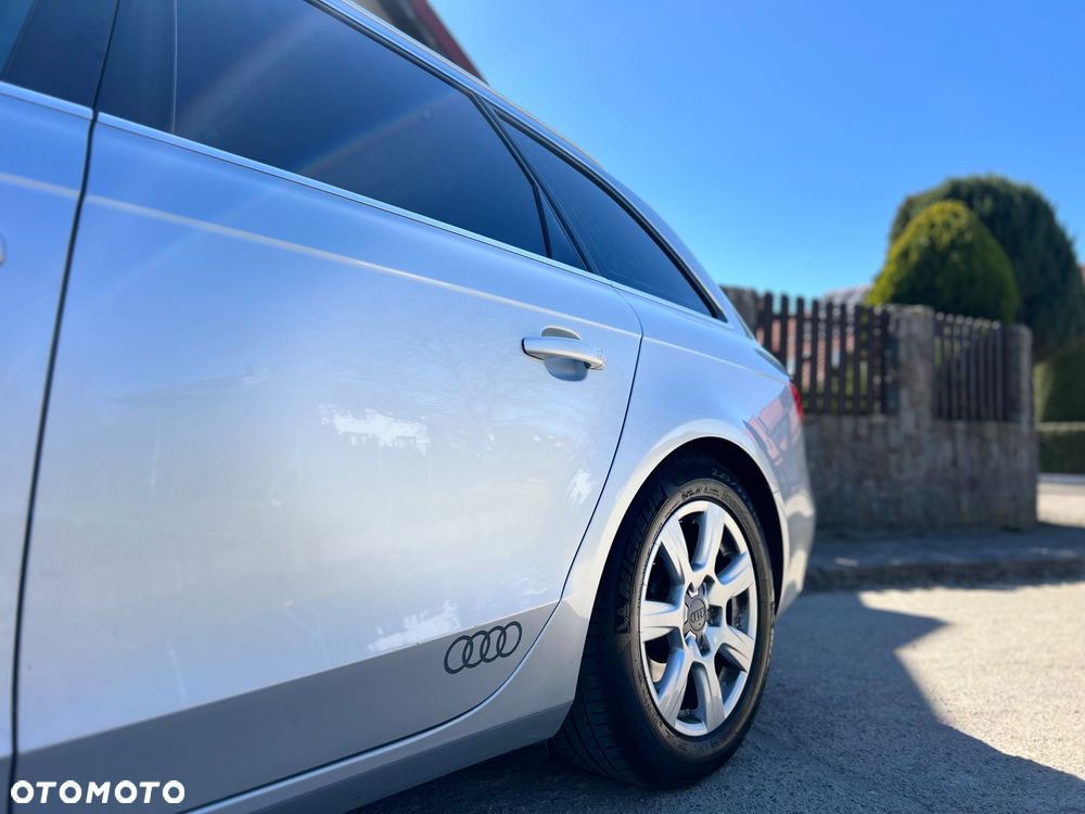 Audi A4 Avant 2.0 TDI DPF Attraction - 4