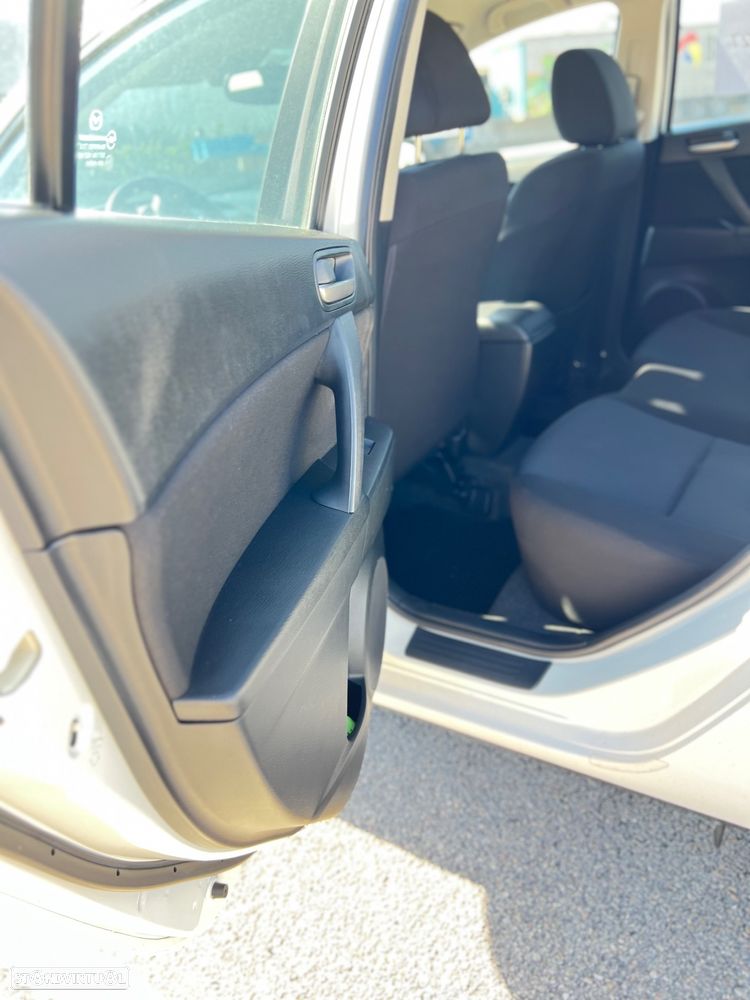 Mazda 3 Hatchback MZ-CD 1.6 Exclusive - 9