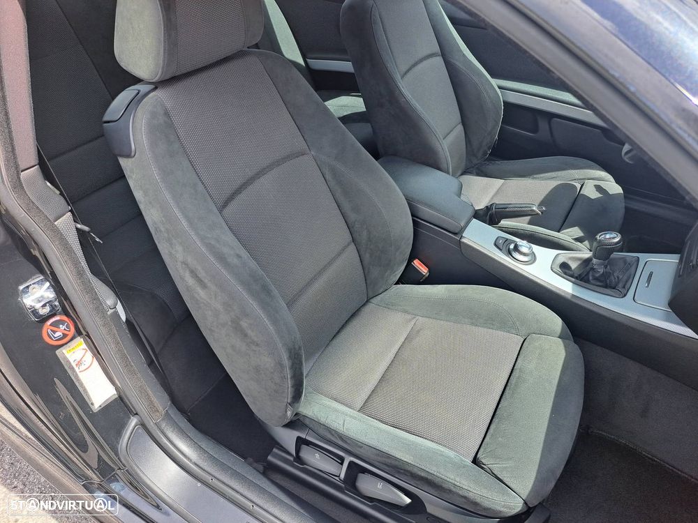 BMW 320 d Coupe - 23
