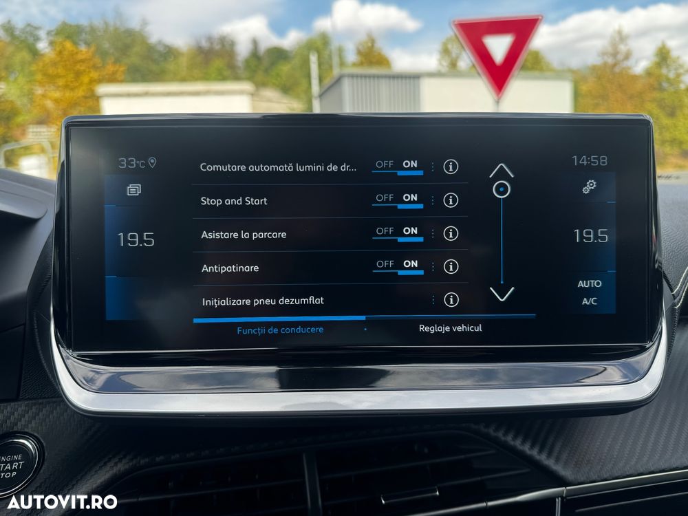 Peugeot 2008 PureTech 130 EAT8 GT - 30