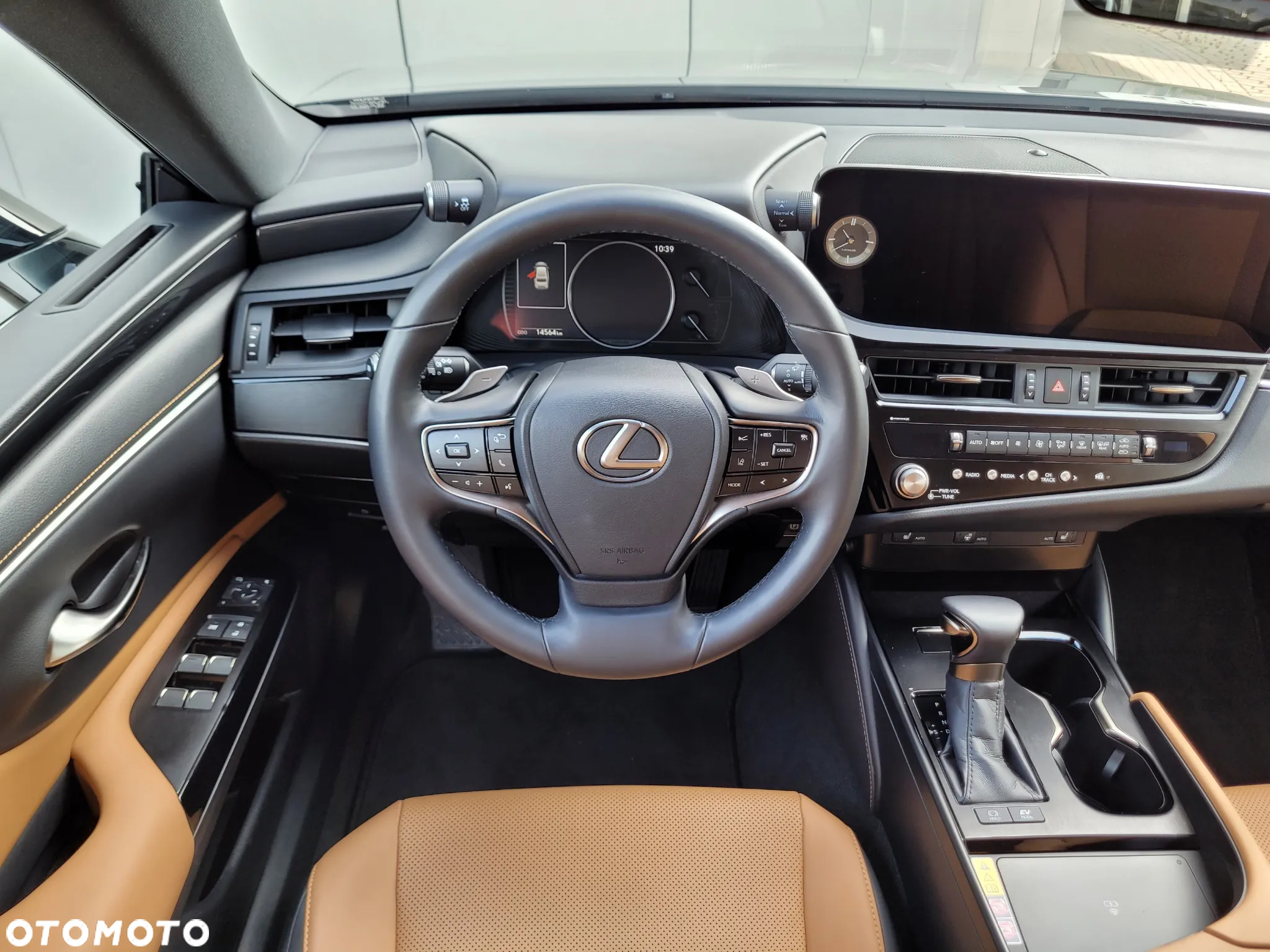Lexus ES 300h Business Edition - 8