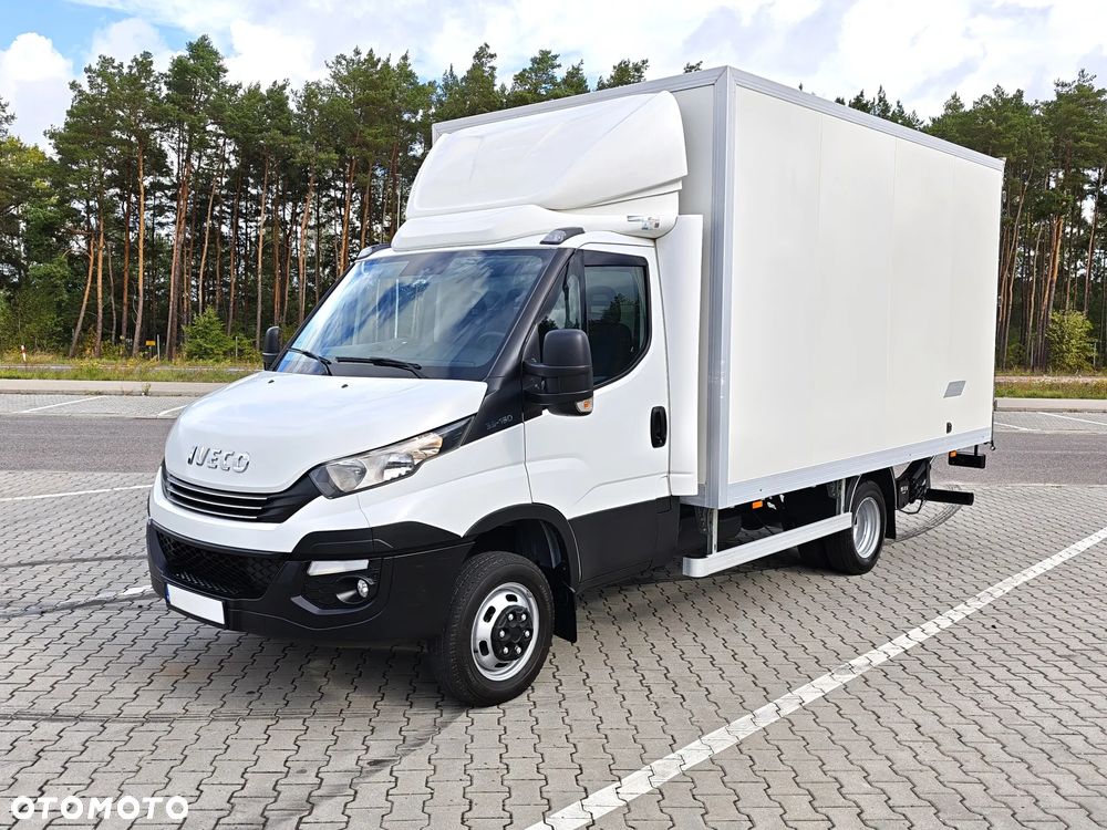 Iveco DAILY 3.0d 150KM** WINDA BAR 1000kg+UDT do 09.29r + STEROWANIE BEZPRZEWODOWE** Kontener 8-EuroPalet dł 425cm ** POLSKI SALON** 233 tyś KM** DMC do 3.5T kat.B** - 1