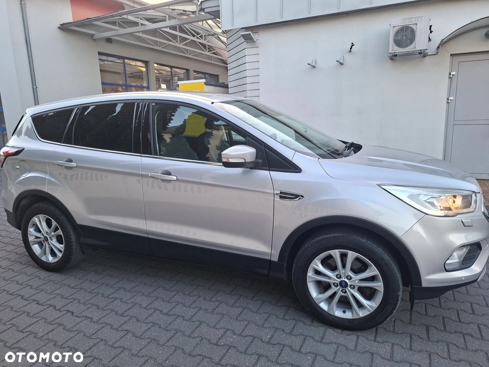 Ford Kuga 2.0 TDCi 2x4 Black & Silver - 23