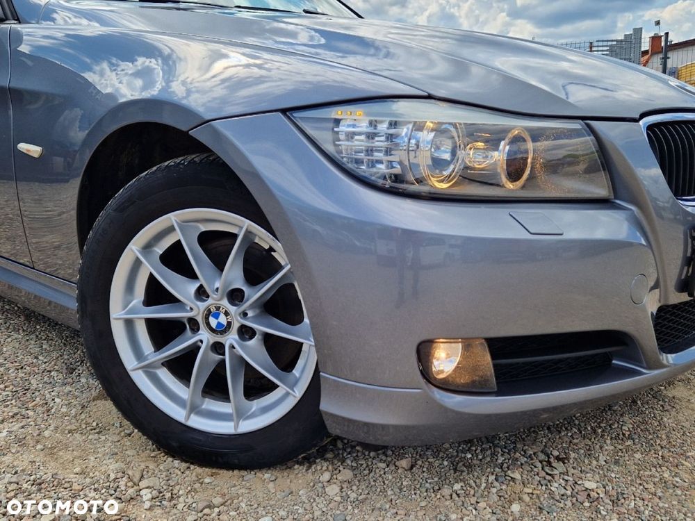 BMW Seria 3 318d - 26