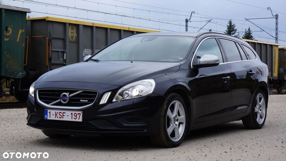 Volvo V60 D3 R-Design - 4