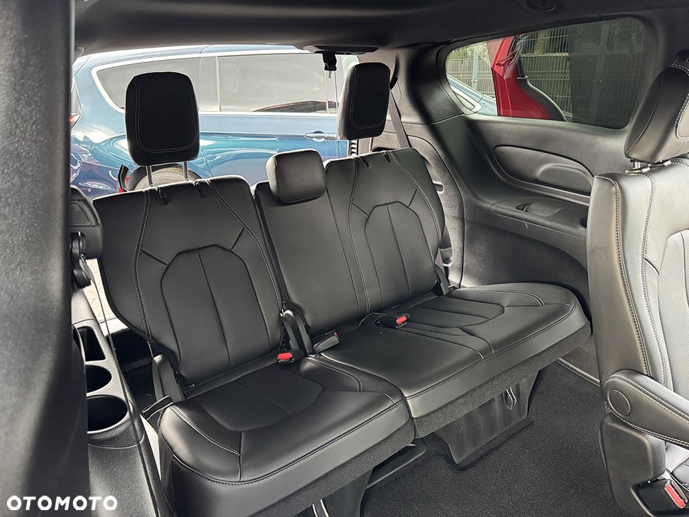 Chrysler Pacifica - 18