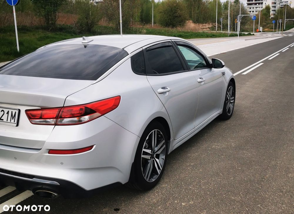 Kia Optima 2.0 M - 8