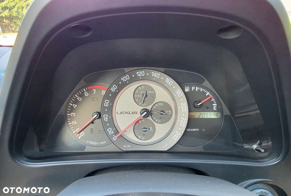 Lexus IS 200 Prestige - 18