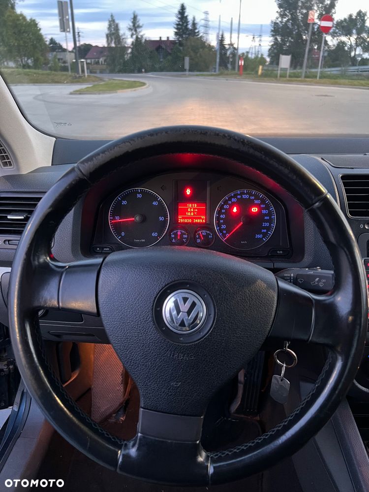 Volkswagen Jetta 1.9 TDI Trendline - 17