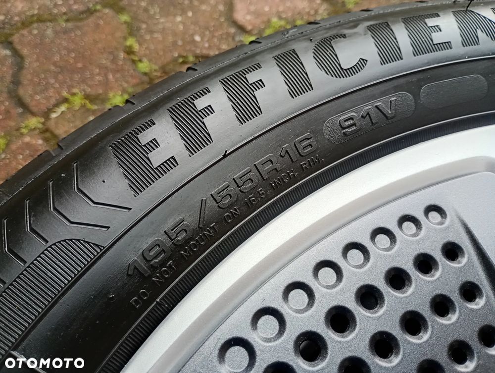 Skoda Fabia Rapid Scala 195/55/16 Kamiq 5 x 100 lato 2022 - 22