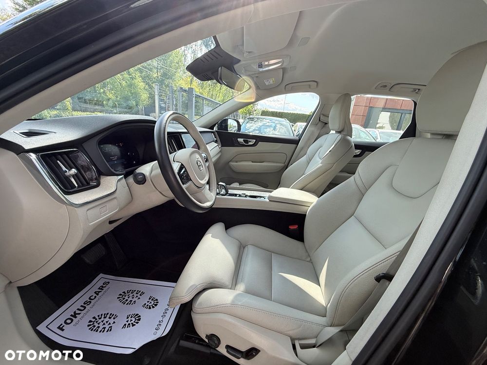 Volvo XC 60 B4 B Plus Dark - 13