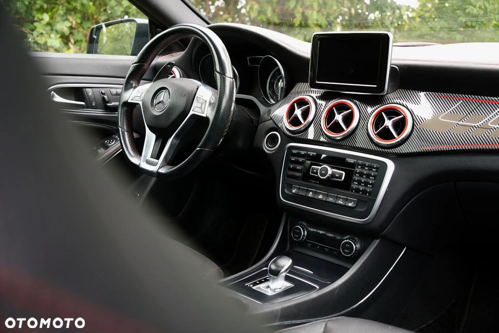 Mercedes-Benz CLA - 16