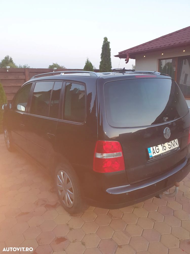 Volkswagen Touran - 16