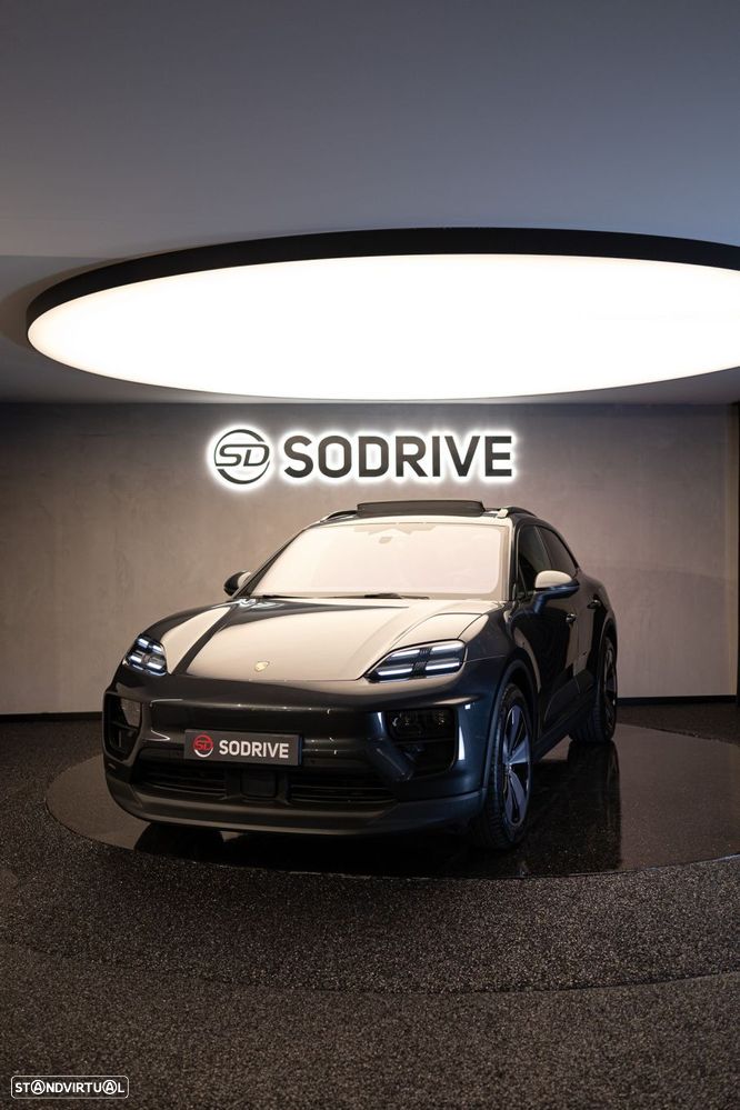 Porsche Macan Electric 4 - 8