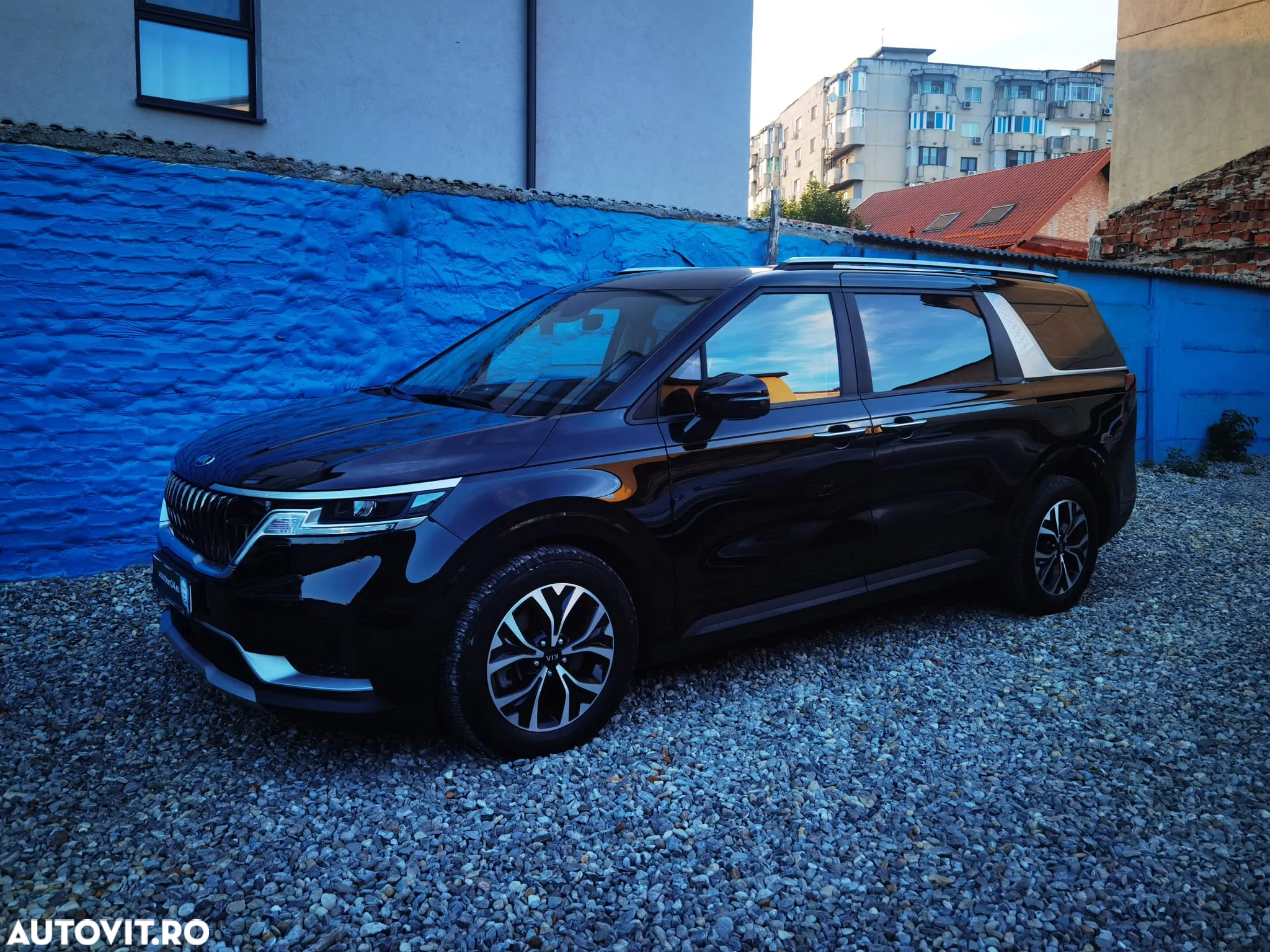 Kia Carnival - 4