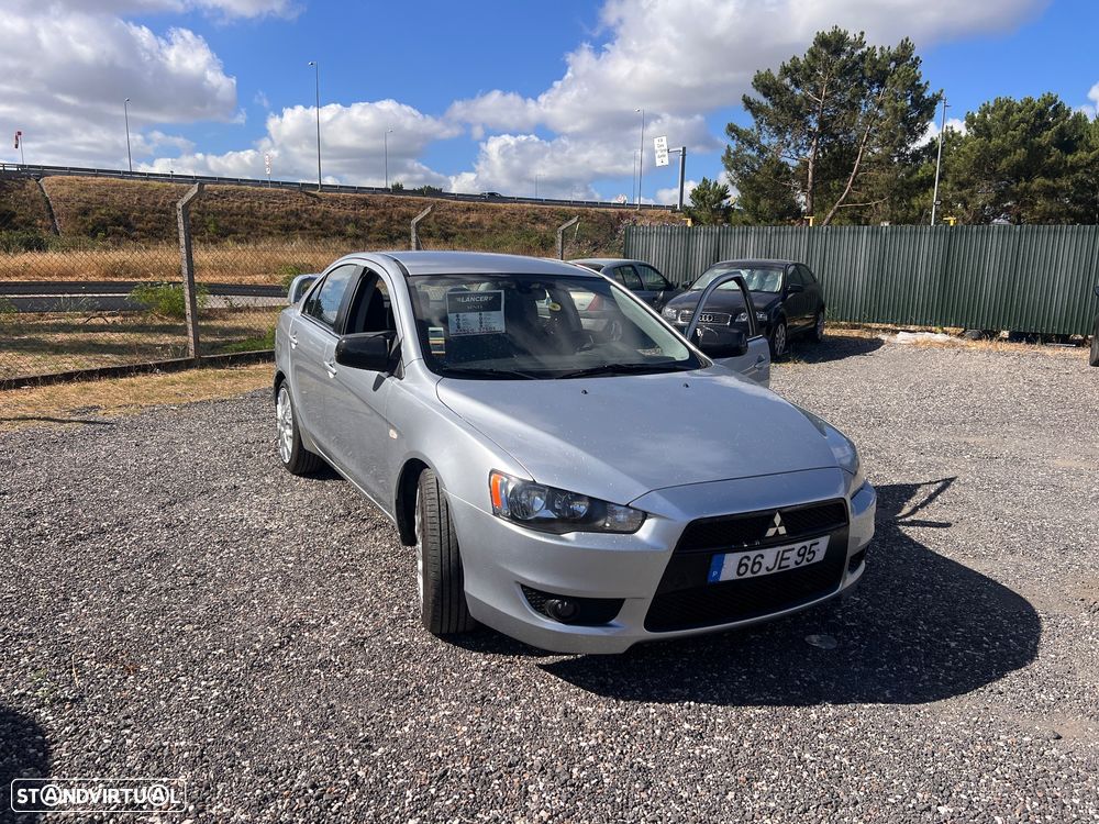 Mitsubishi Lancer 1.5 Invite - 1