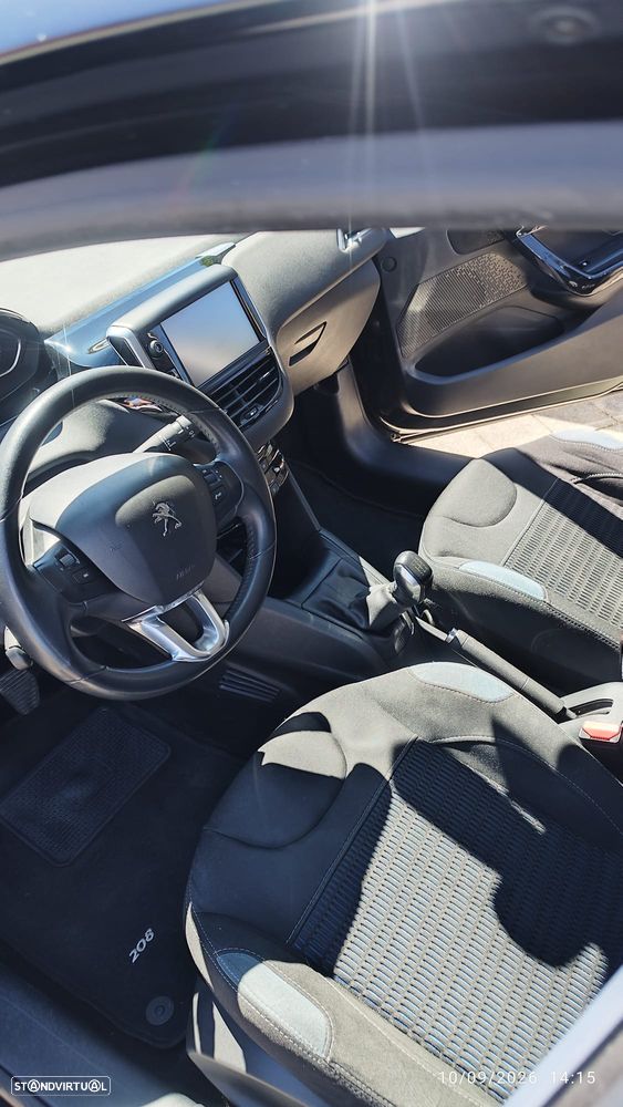 Peugeot 208 1.2 PureTech Allure - 8