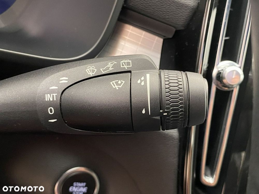 Volvo XC 40 - 25