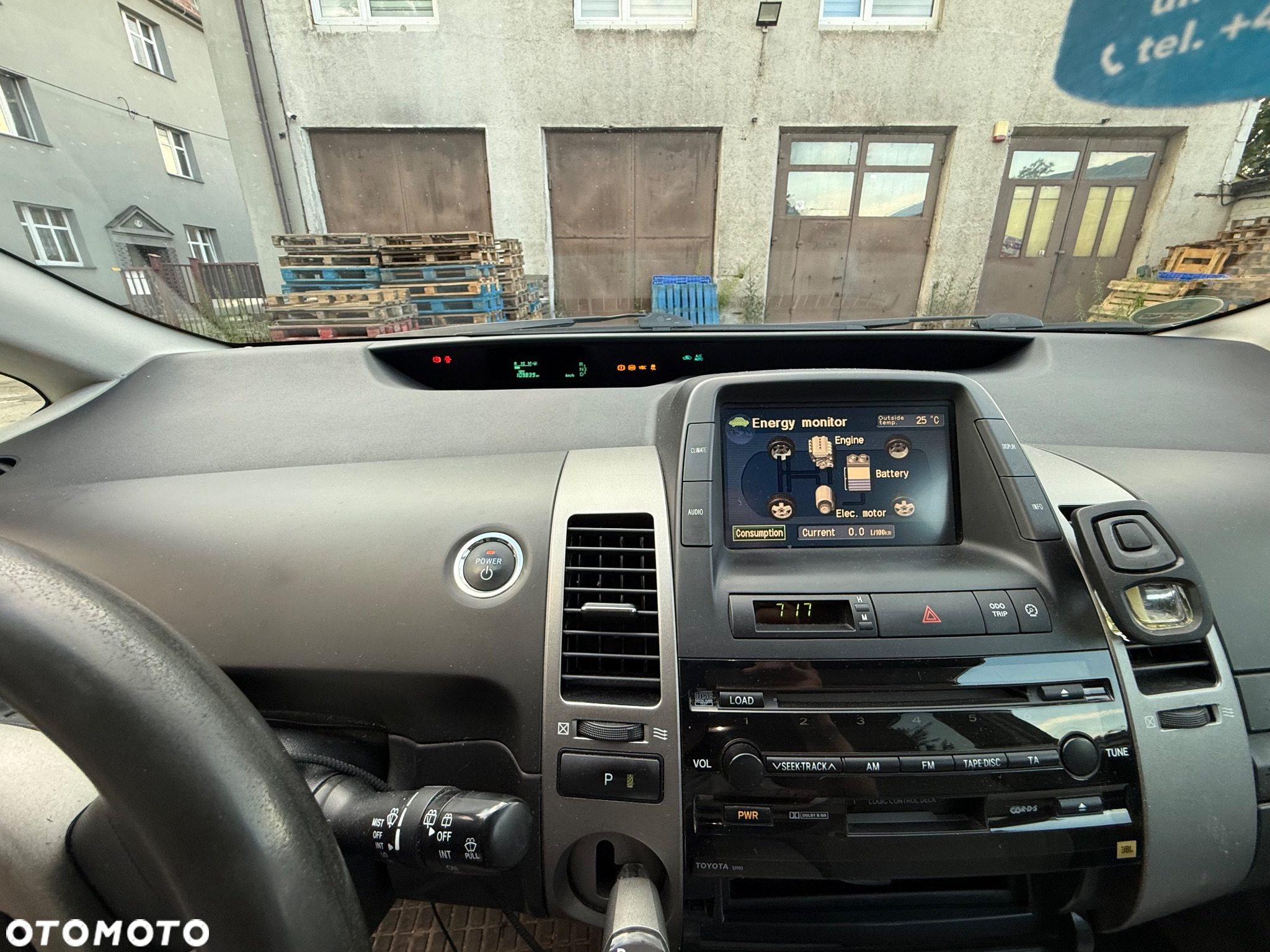 Toyota Prius (Hybrid) Executive - 12