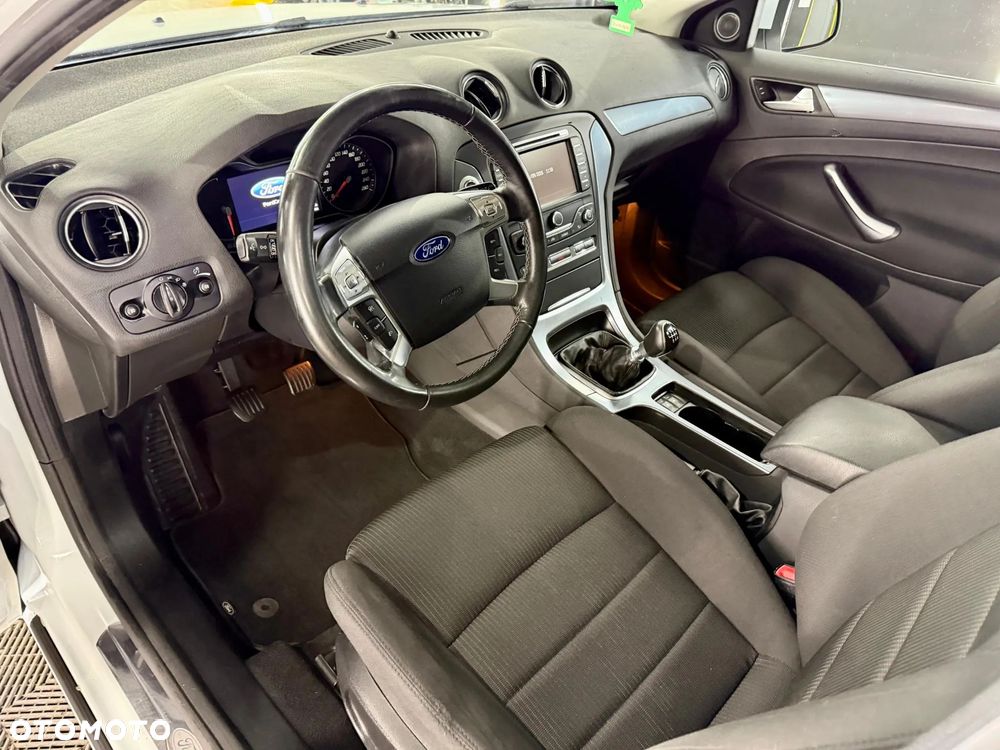 Ford Mondeo - 10